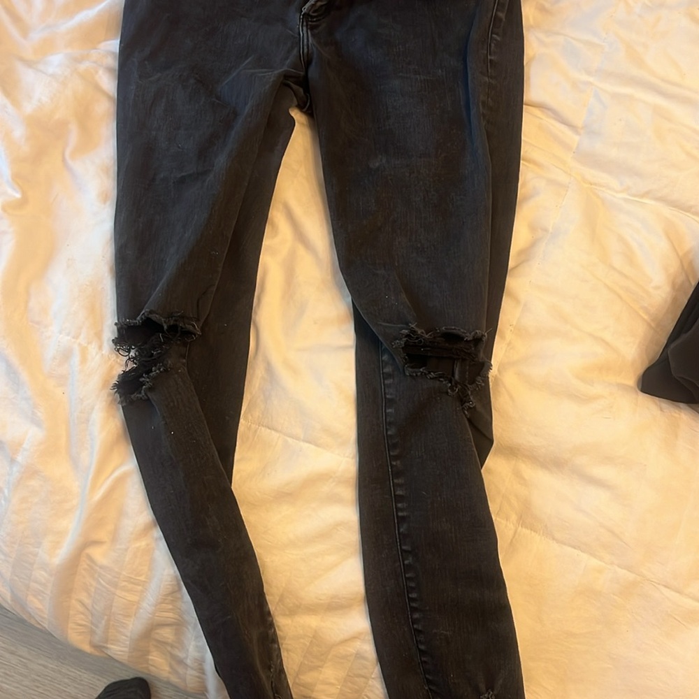 Distressed Jeans - Picture 6 of 6